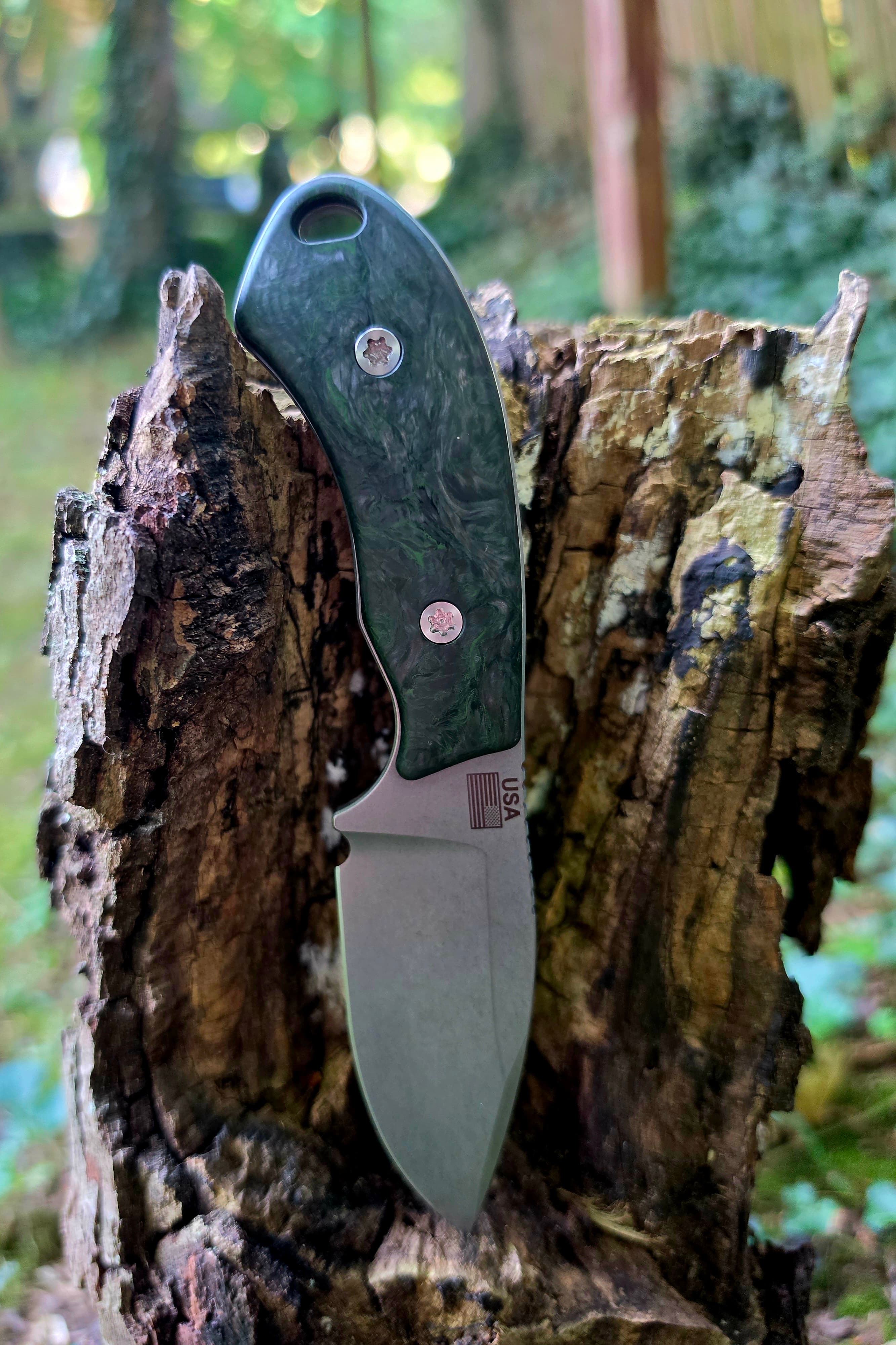Wildcat Elite · Dark Forest (Carbon Fiber) · EDC · MagnaCut, view 4